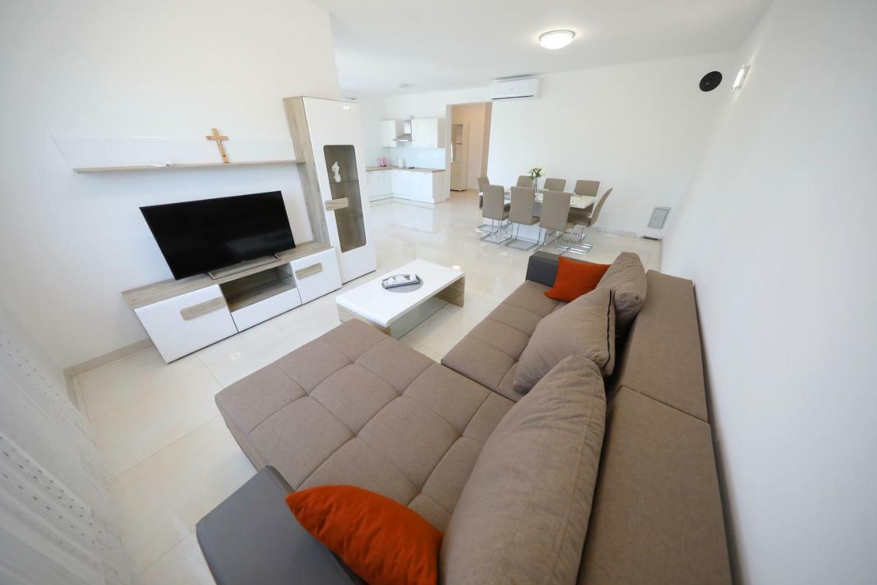 Apartmani Vlado Mitar Sukosan Bagian luar foto