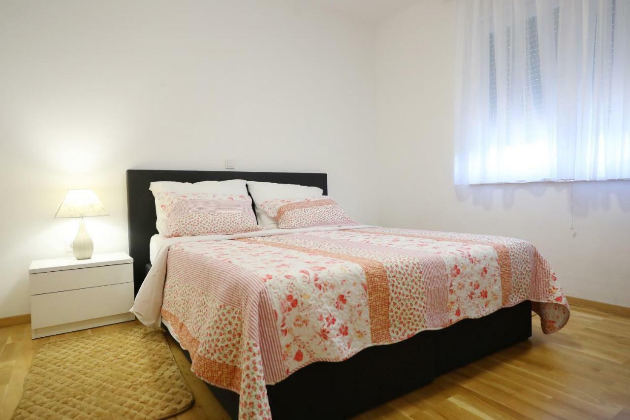 Apartmani Vlado Mitar Sukosan Bagian luar foto