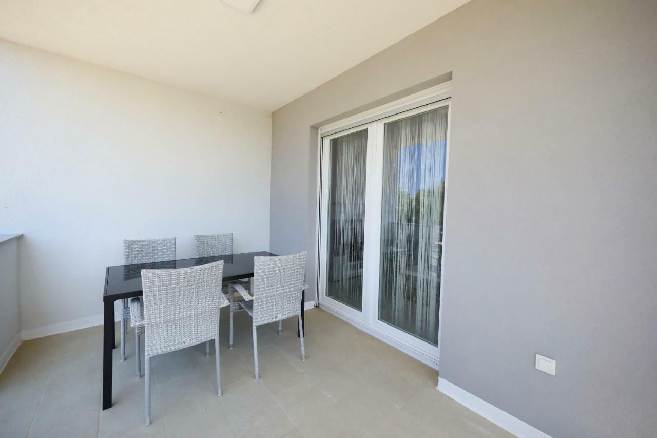 Apartmani Vlado Mitar Sukosan Bagian luar foto