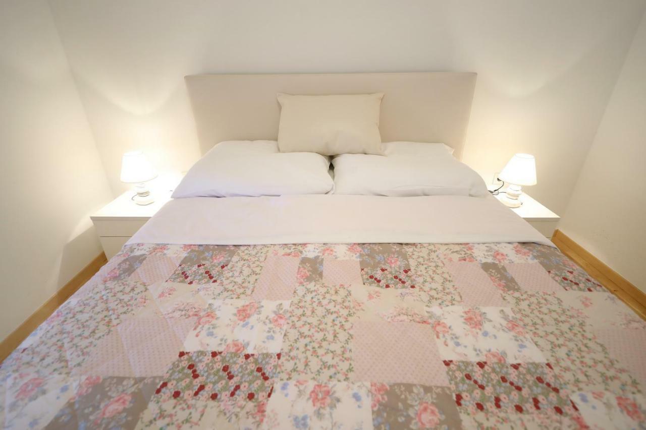 Apartmani Vlado Mitar Sukosan Bagian luar foto